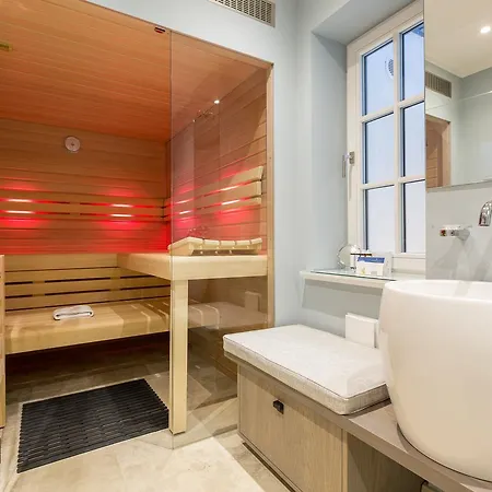Stran Hus 1 *